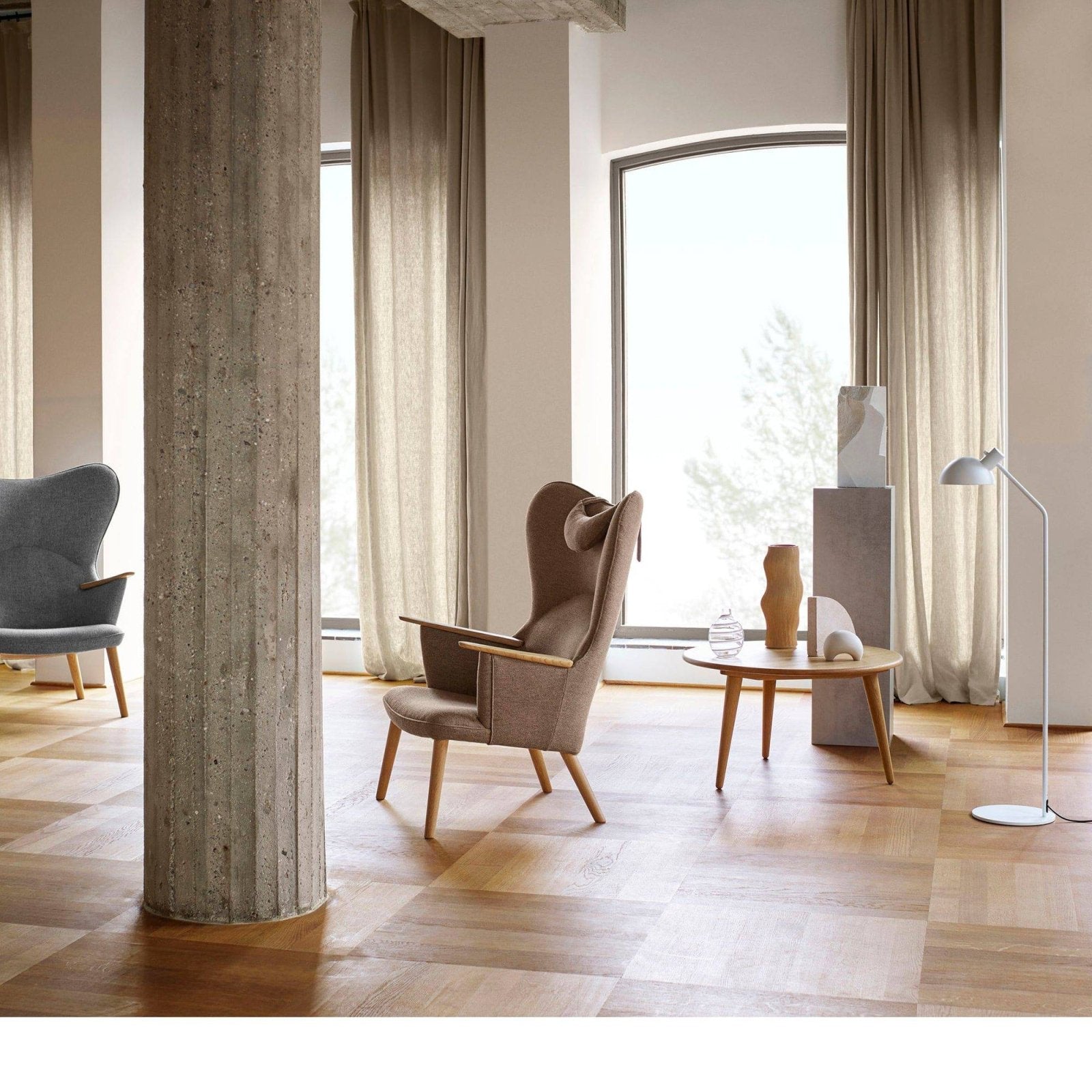 CH78 Mama Bear Lounge Chair with headrest – Skandium