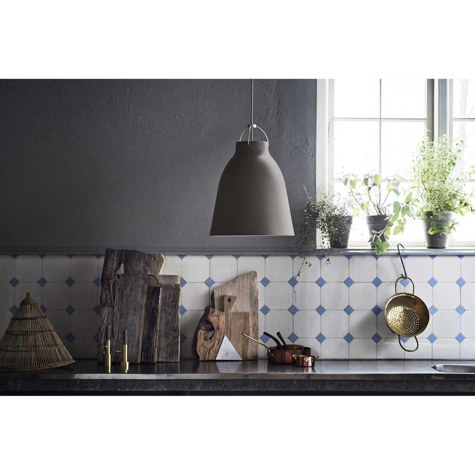 CARAVAGGIO MATT P1 ダークシエナ Caravaggio P1 pendant lamp matte from Fritz Hansen