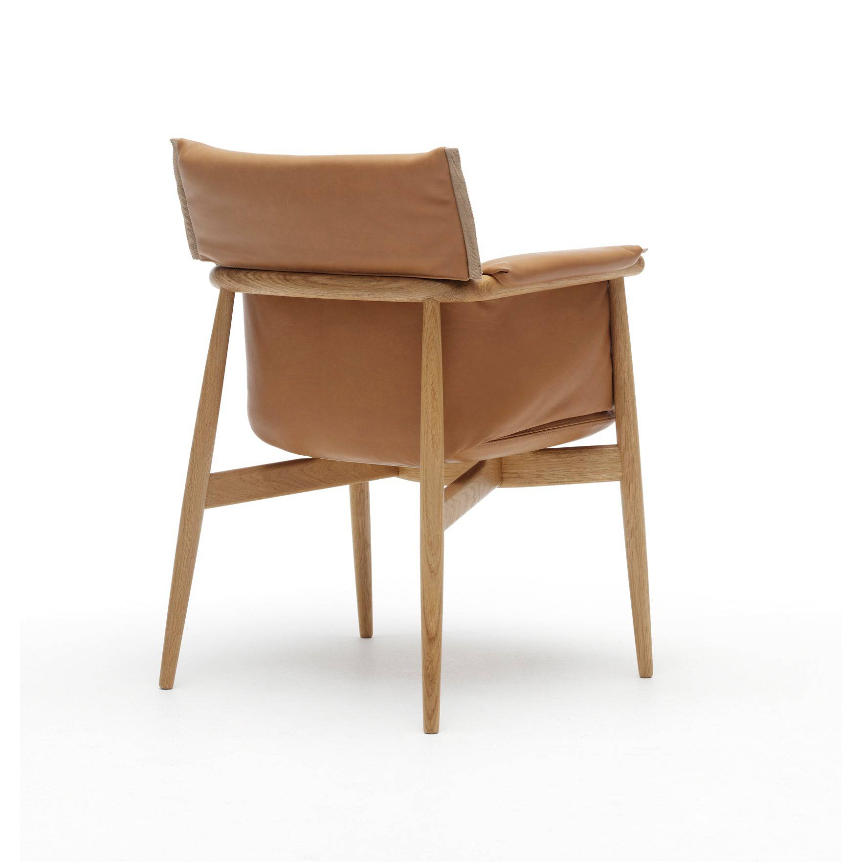 E005 Embrace armchair – Skandium