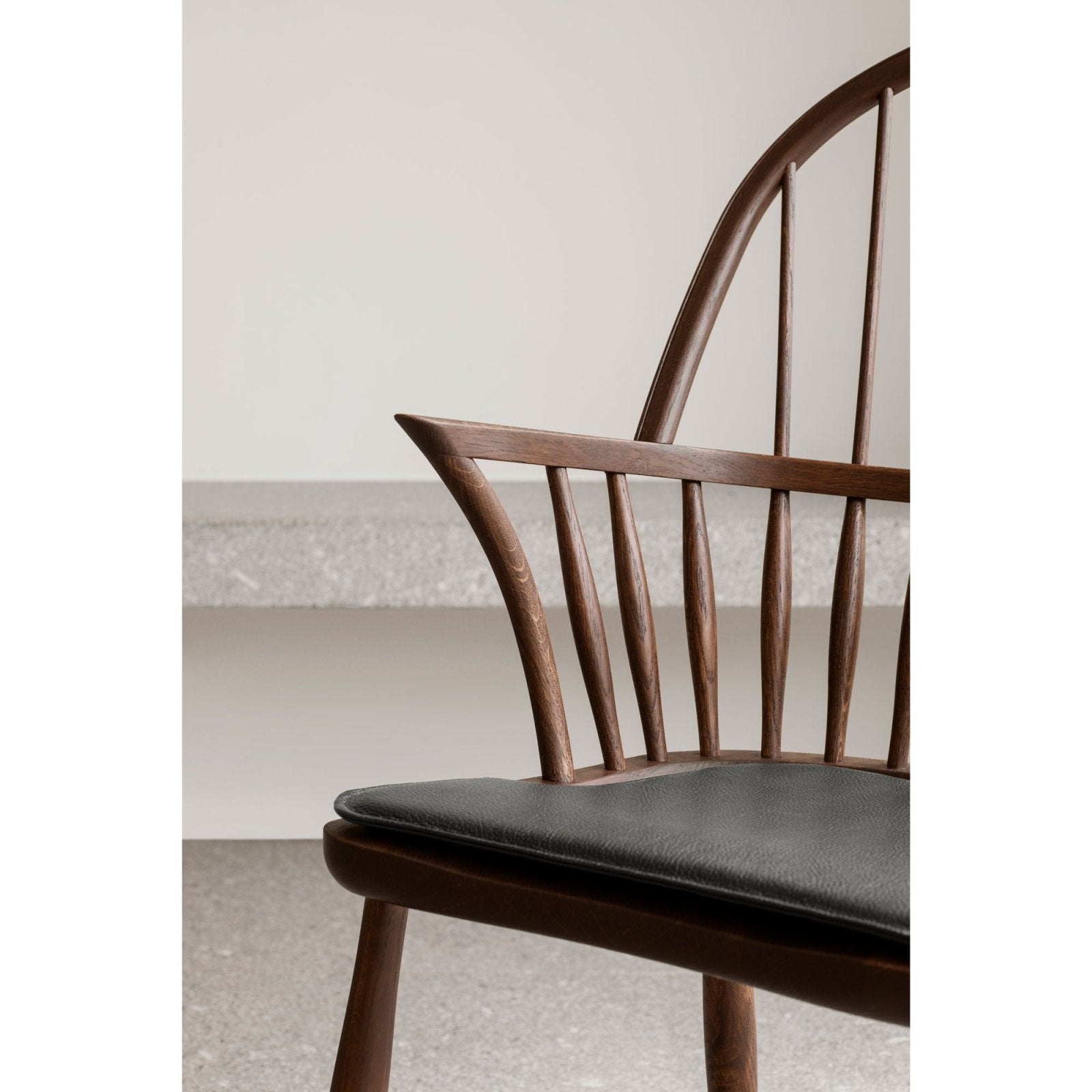 TON Windsor chair ④ FH38 Windsor Chair - Leather Cushion – Skandium