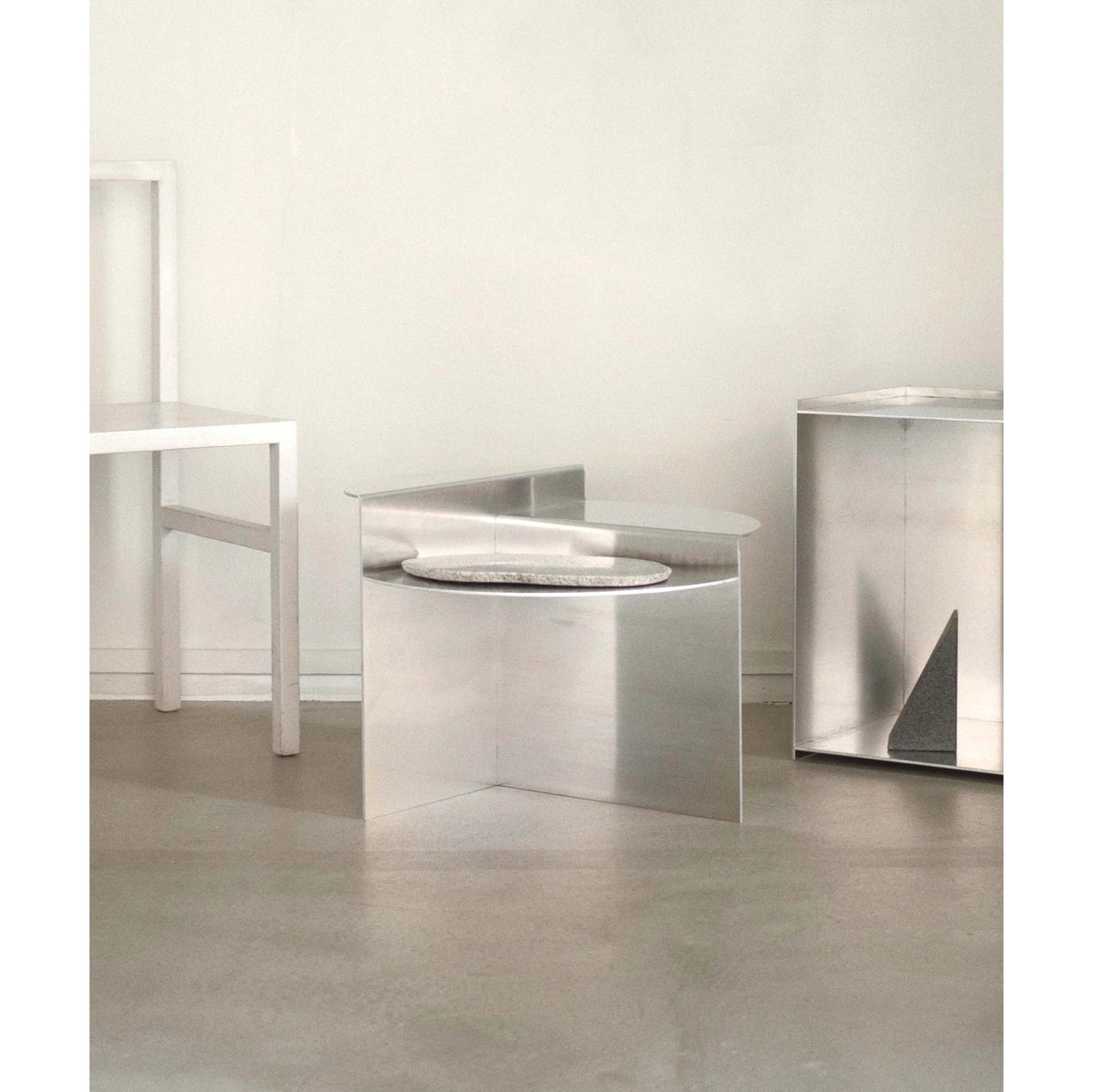 Table Rivet Rivet side table – Skandium