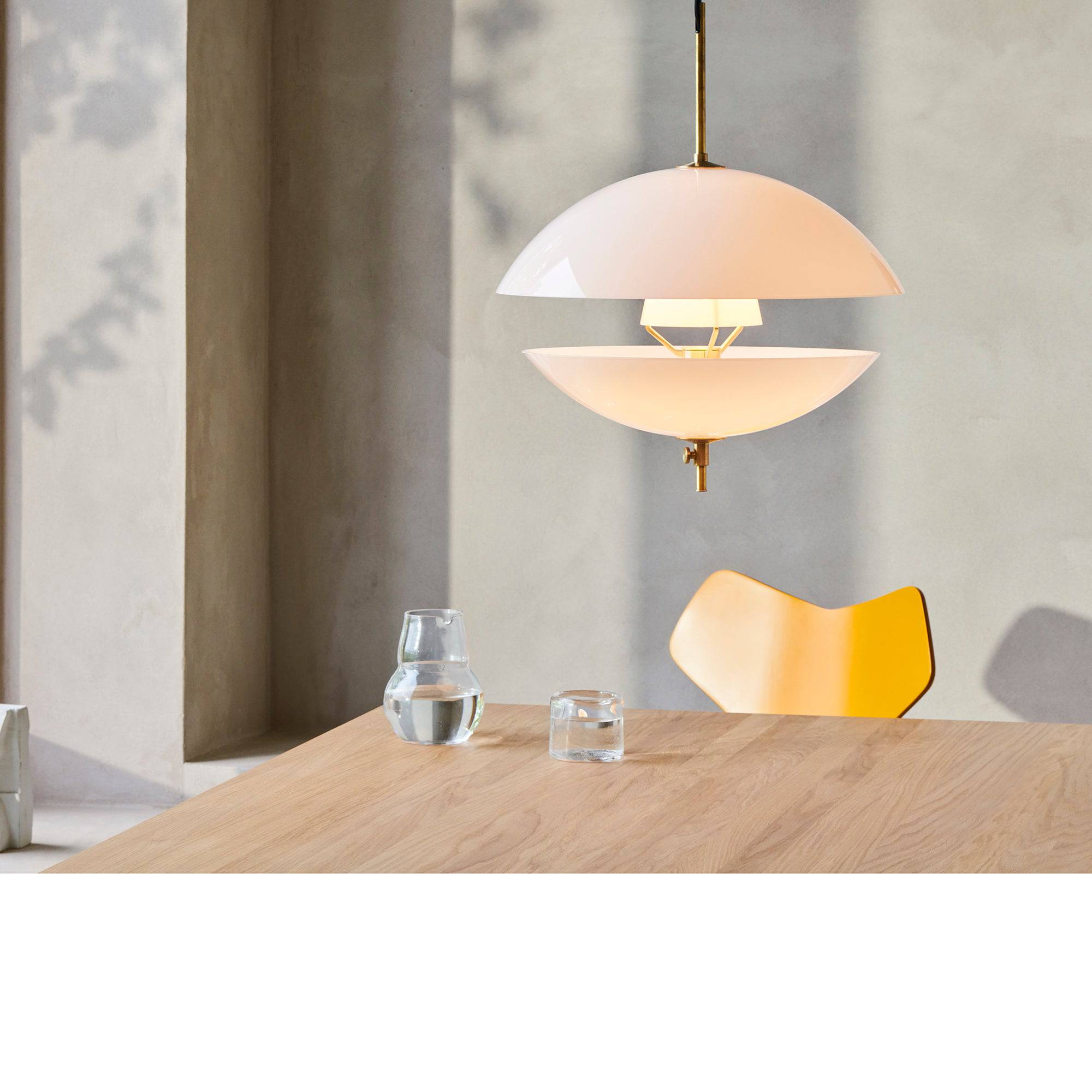 Clam pendant light – Skandium