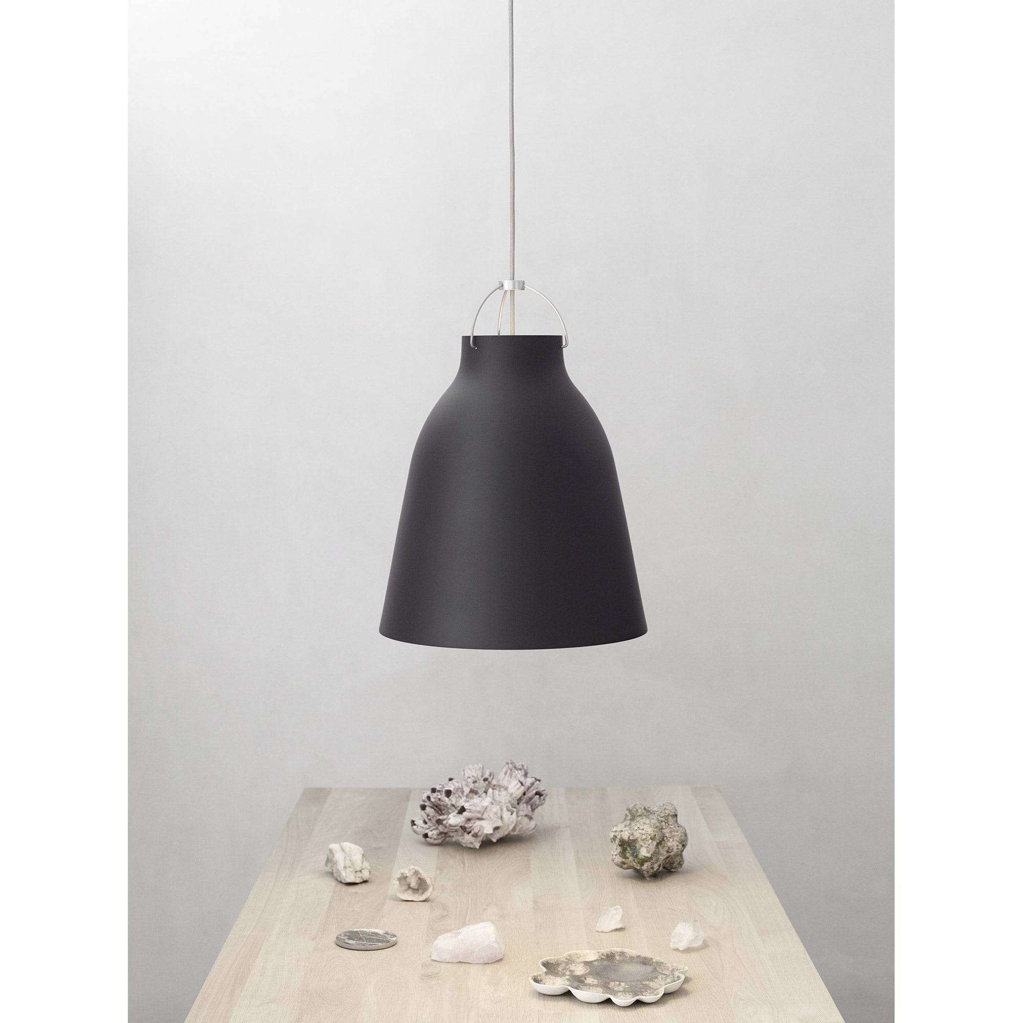 CARAVAGGIO MATT P1 ダークシエナ Pendant light, Caravaggio Matt P1, black, Ø16,5cm, H21,6cm - Fritz