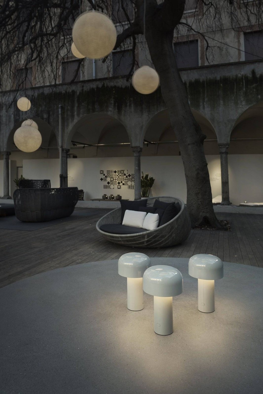 Bellhop portable table lamp – Skandium