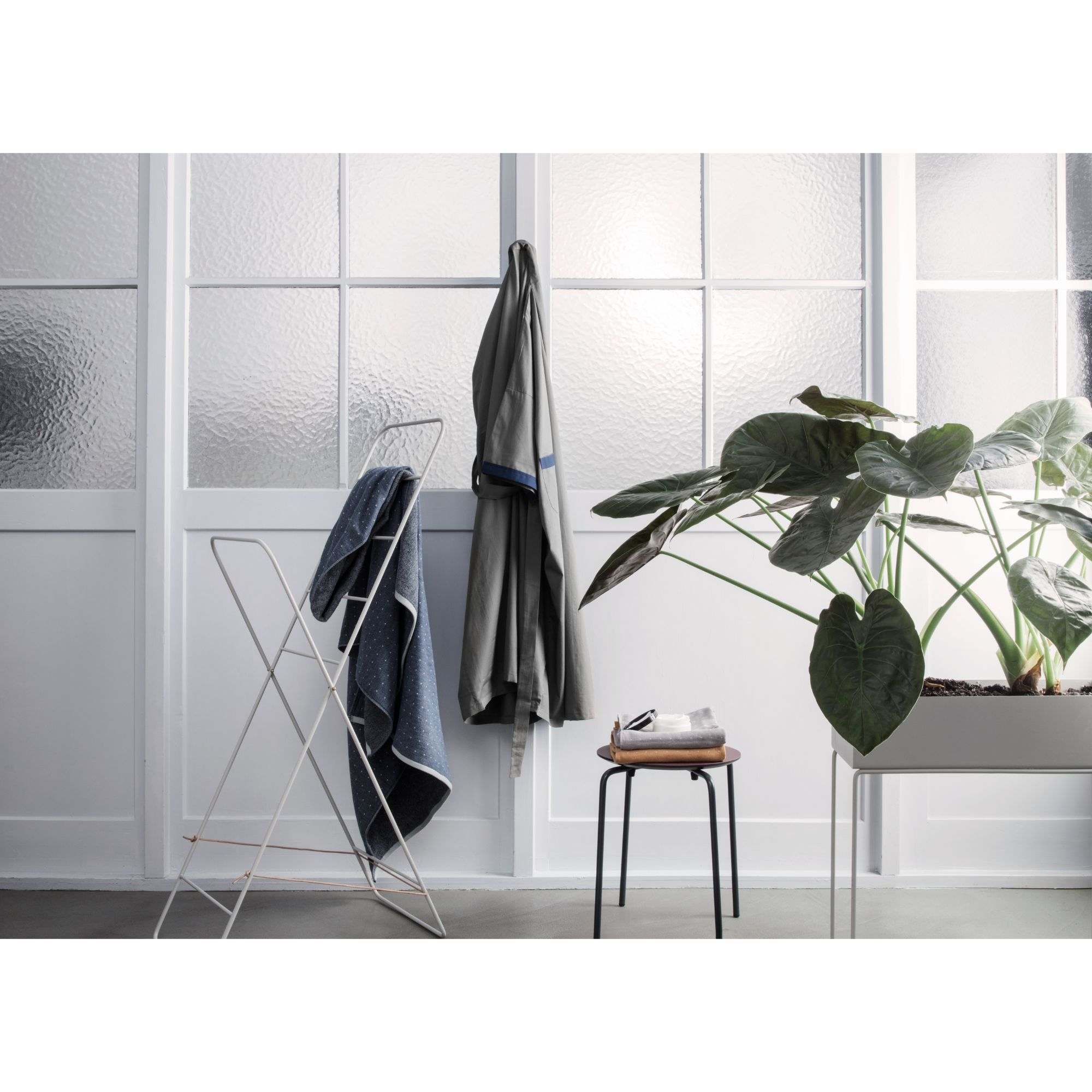 Herman Stool - Black Legs – Skandium