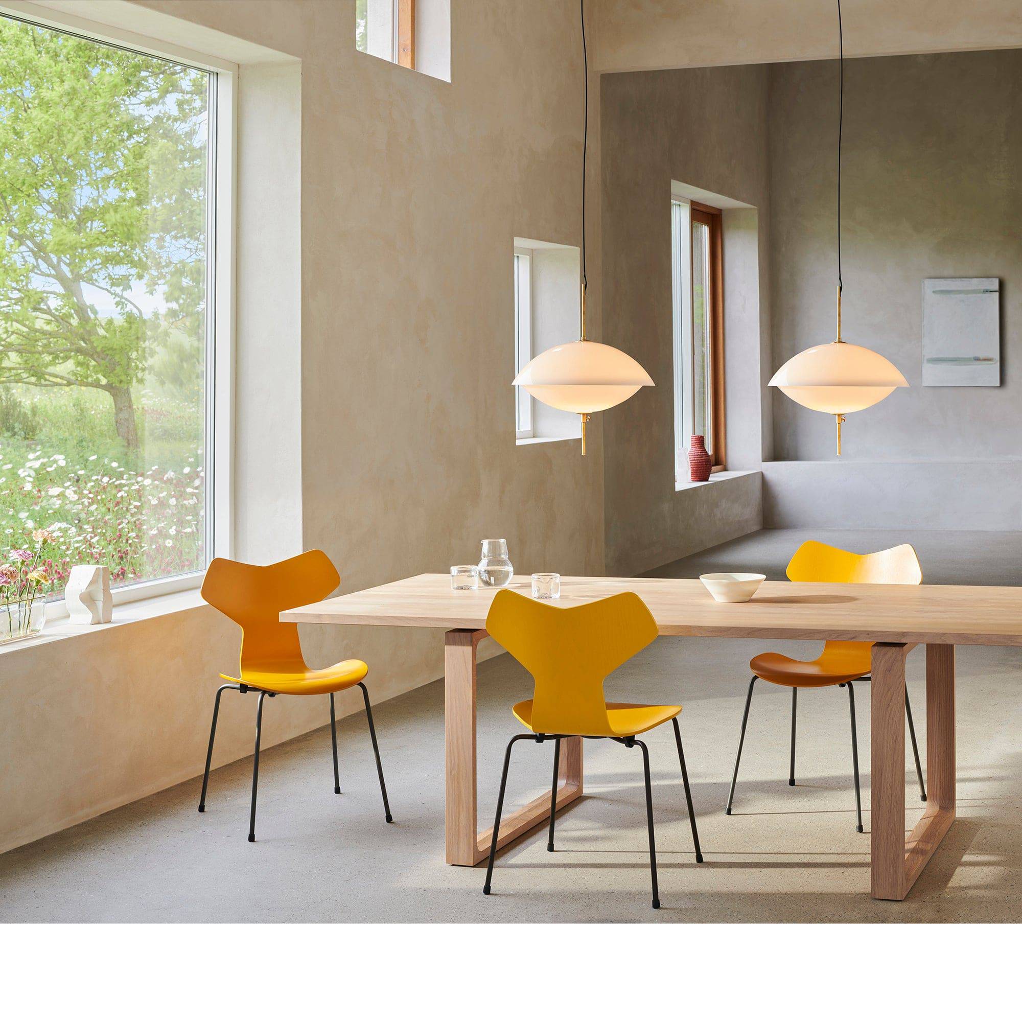 Clam pendant light – Skandium