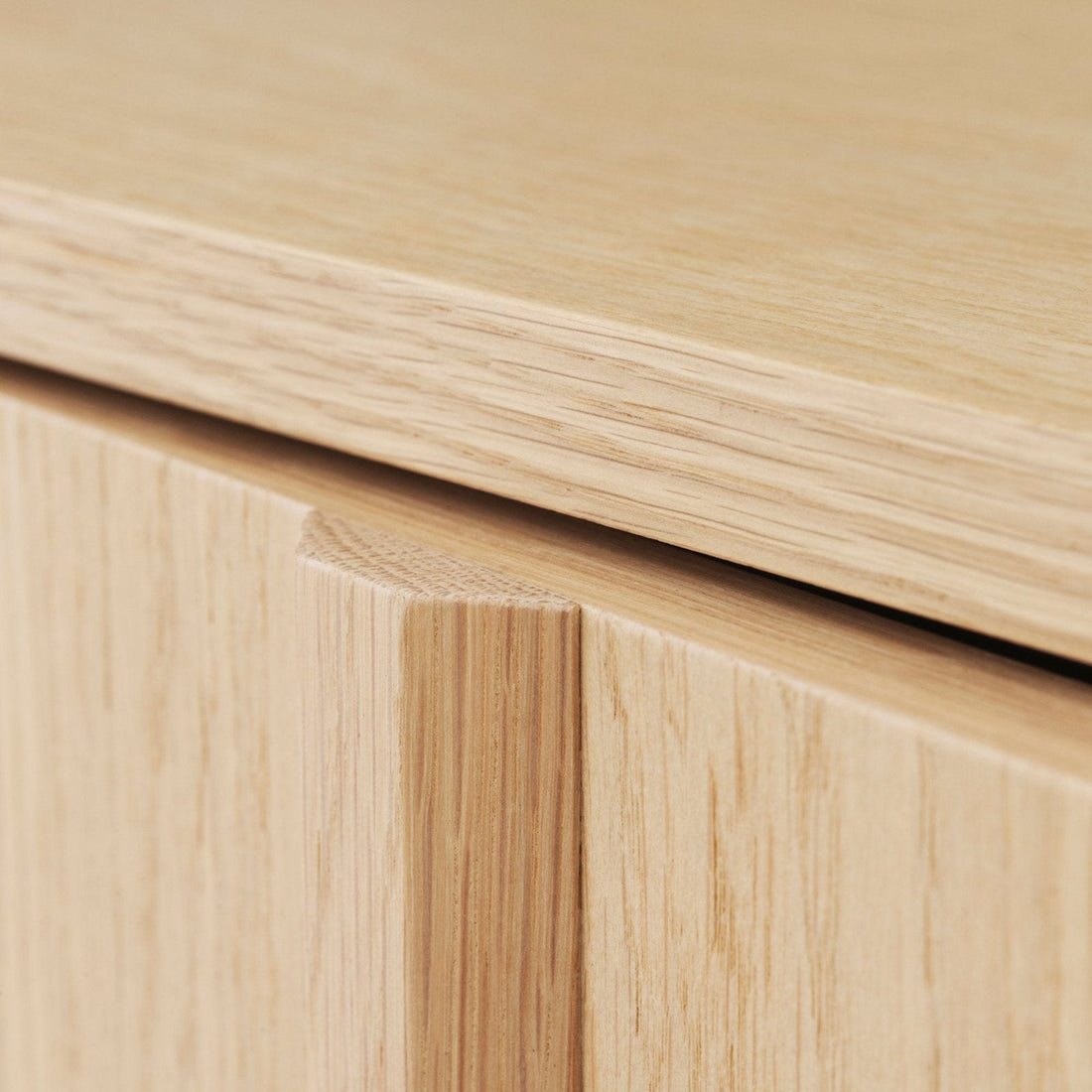 Rib Cabinet – Skandium